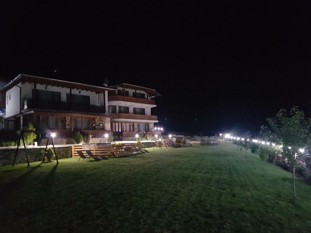 Къщи За Гости Башеви Sarnitsa Buitenkant foto